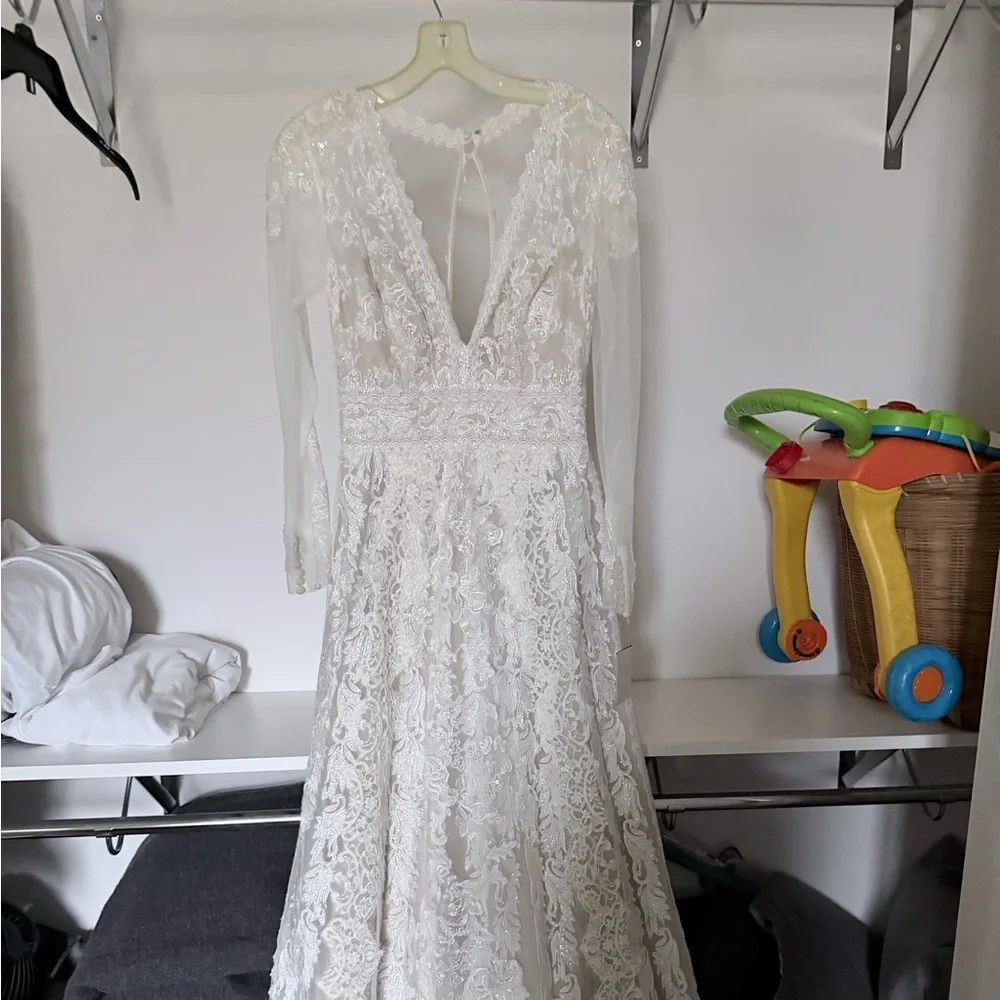 David's Bridal White Lace Wedding Dress - Picture 1 of 5